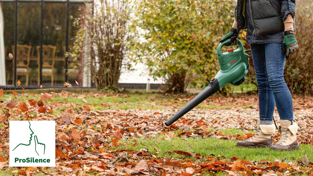 Bosch Laubsauger Laubbläser UniversalGardenTidy 3000 – 3000 W, Häcksler, Fangsack 50 l